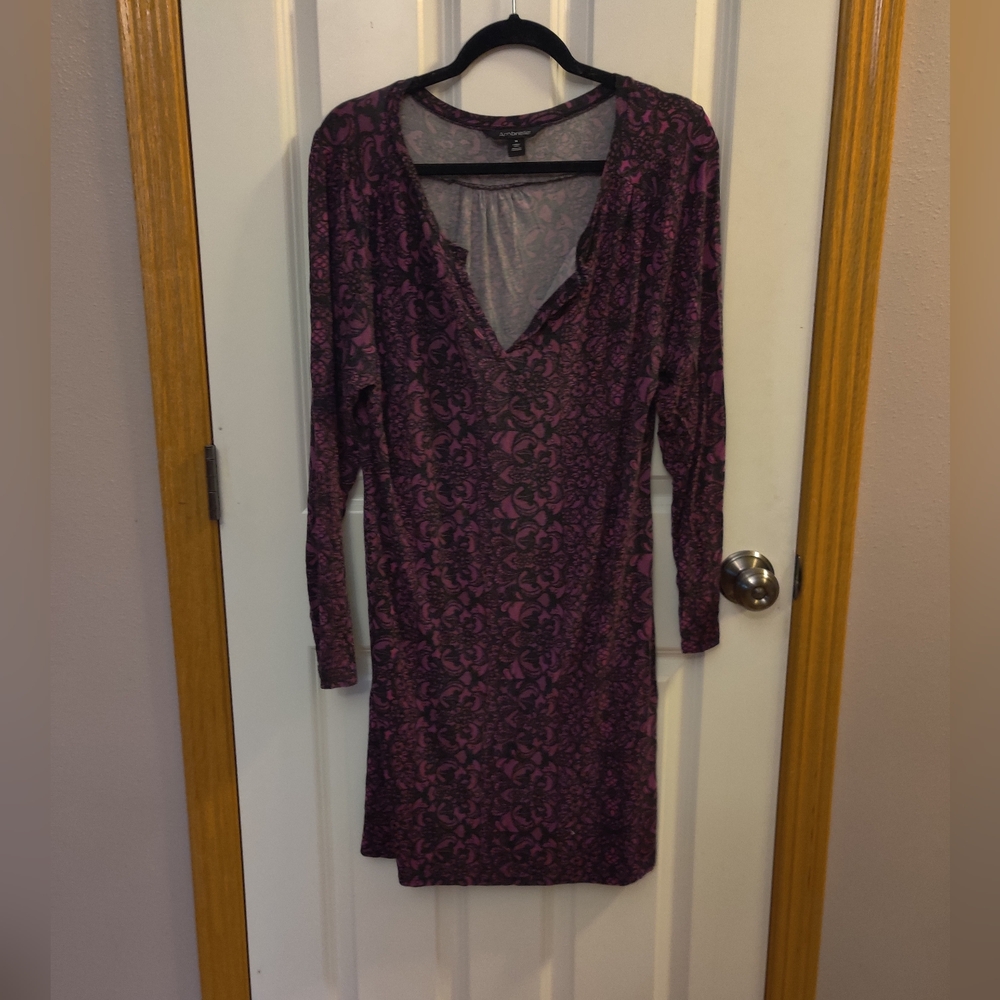 Elegant Purple Lace Patterned Nightgown
